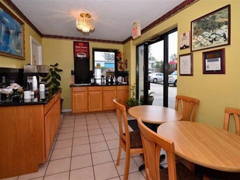 Econo Lodge Houston Brookhollow Restaurante foto